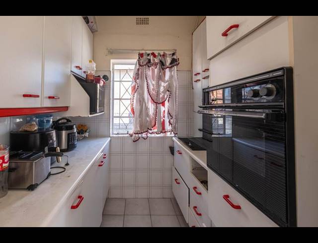 3 BEDROOM HOUSE FOR SALE IN KENSINGTON